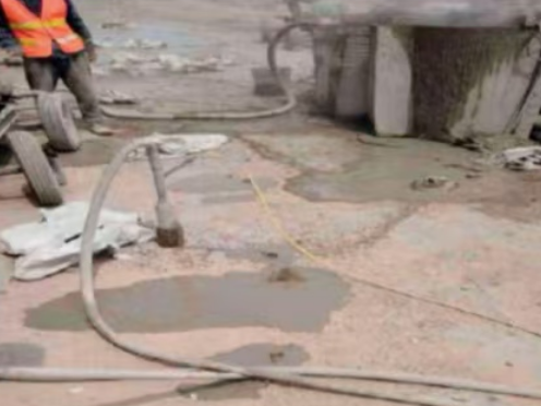 右玉水泥混凝土路面板底注浆技术 路面脱空注浆整治方案